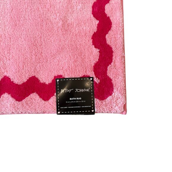 Betsey Johnson Pink Coquette Bath Mat 20x32 Plush Non-Slip Accent Rug NEW - Picture 6 of 7